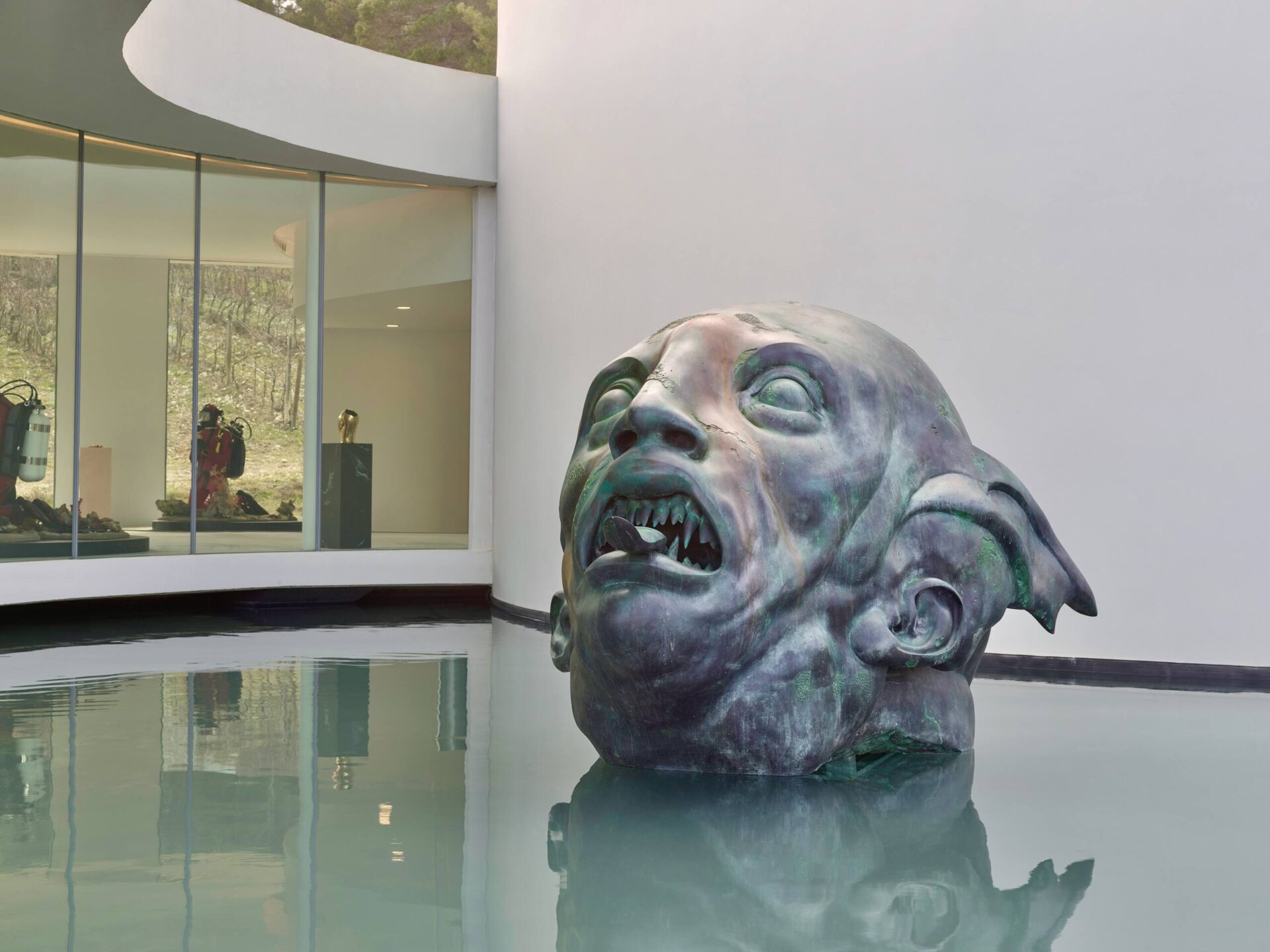 You are currently viewing DAMIEN HIRST